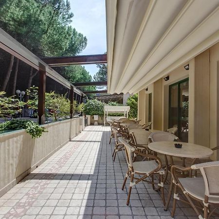 Hotel Valentino Пинарела Екстериор снимка