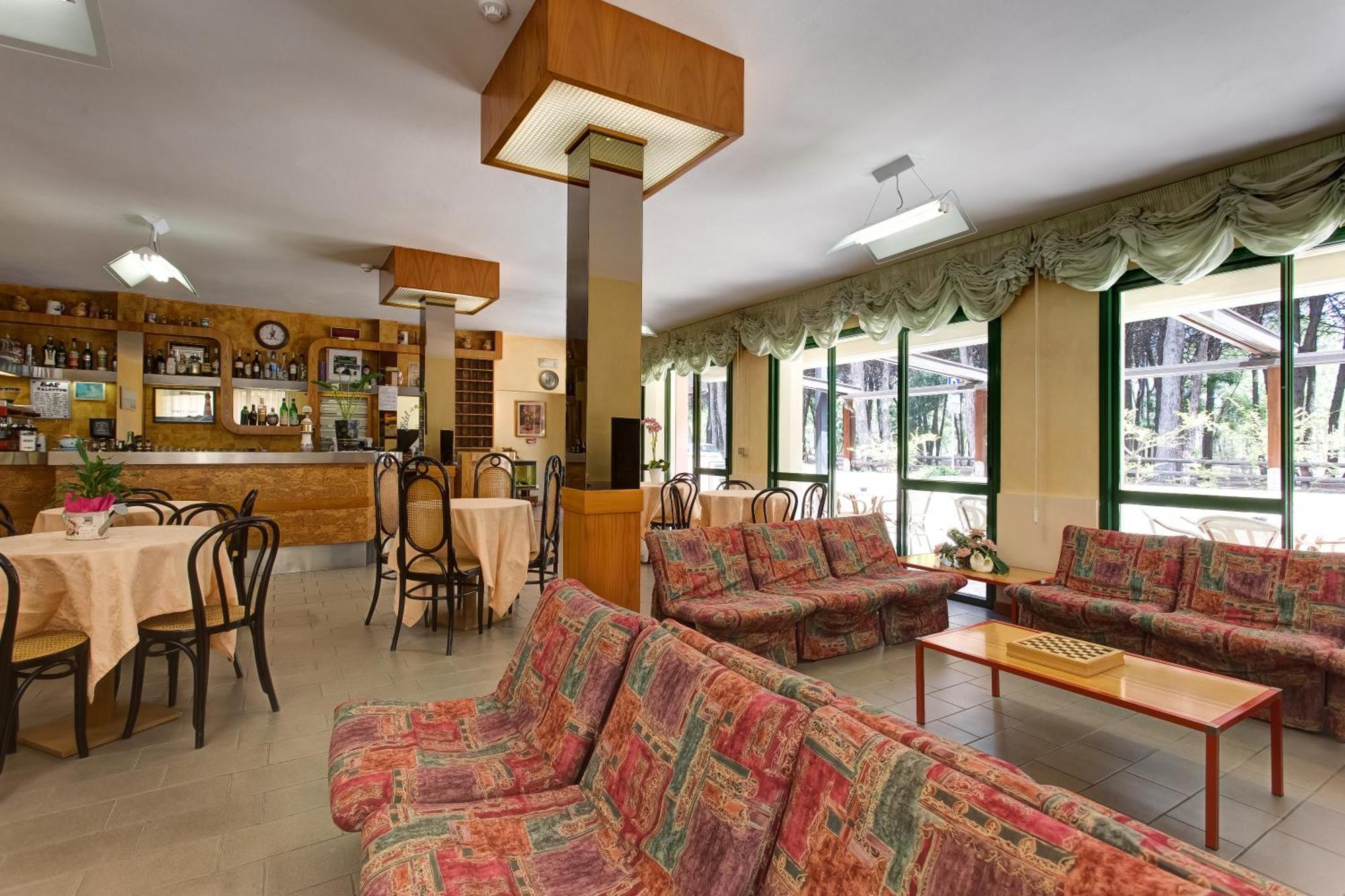 Hotel Valentino Пинарела Екстериор снимка