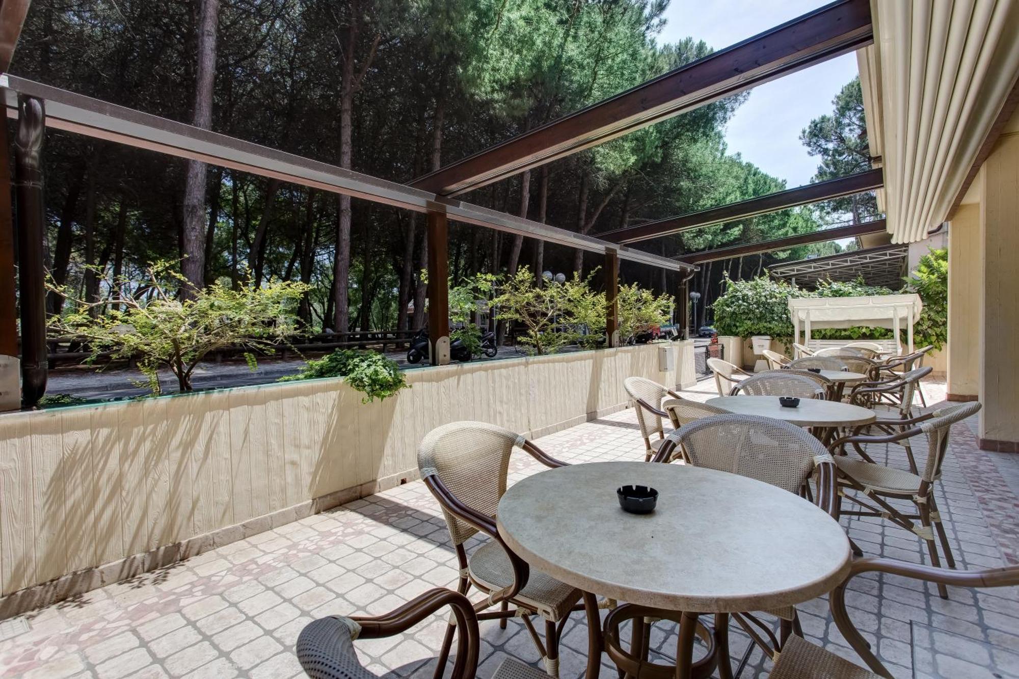 Hotel Valentino Пинарела Екстериор снимка