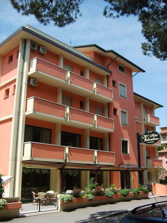 Hotel Valentino Пинарела Екстериор снимка