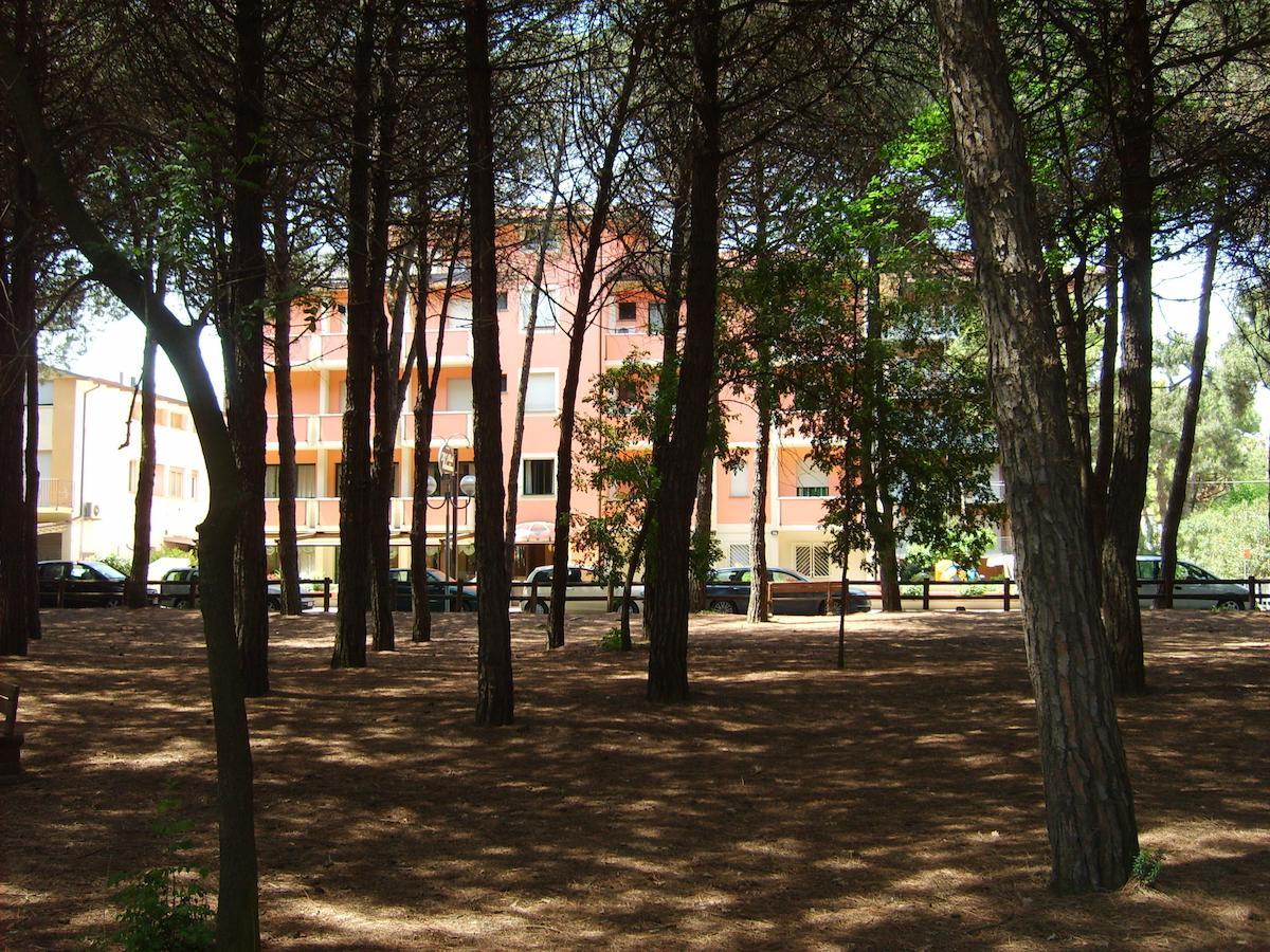 Hotel Valentino Пинарела Екстериор снимка