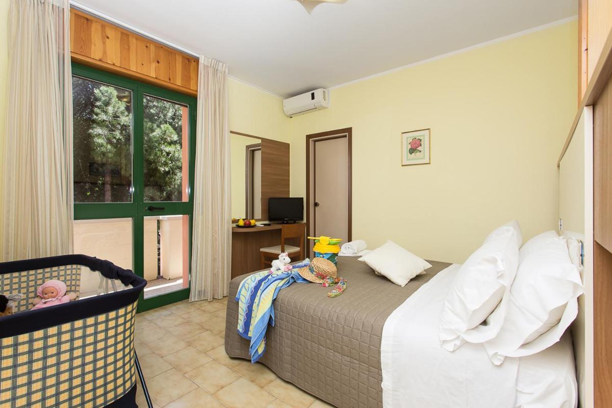 Hotel Valentino Пинарела Екстериор снимка