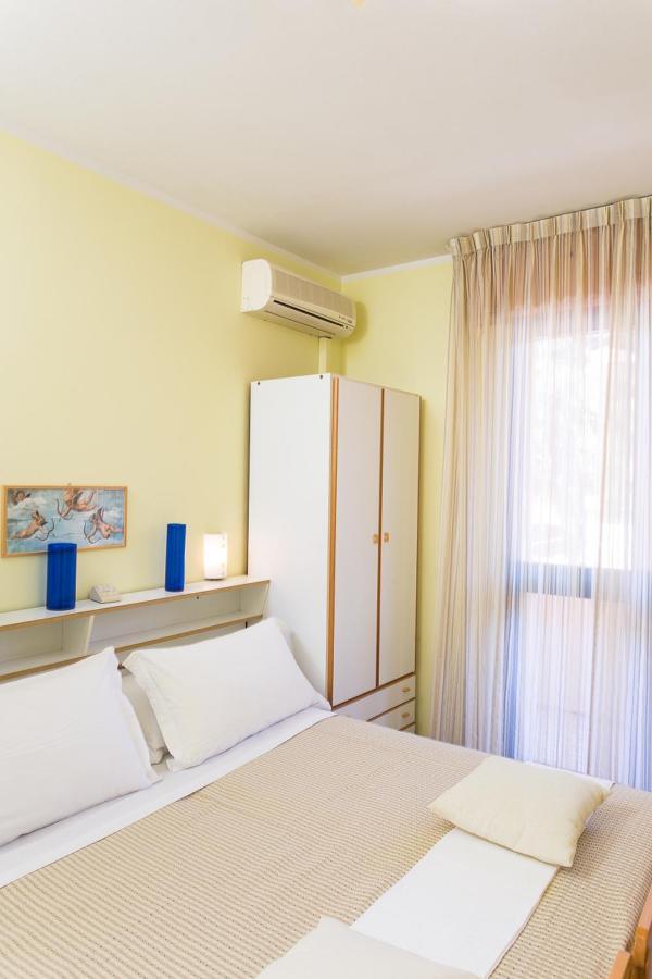 Hotel Valentino Пинарела Екстериор снимка
