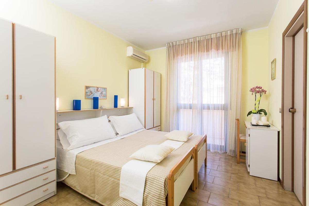 Hotel Valentino Пинарела Екстериор снимка